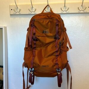Rei back pack new condition